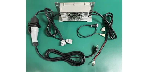 Yuav Ua Li Cas Them LifePo4 Roj Teeb?